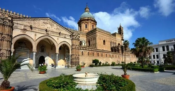 At Kalsa Quiet Flowered Terrace! Free Parking! Ideal For Remote Working! Palermo 0*,